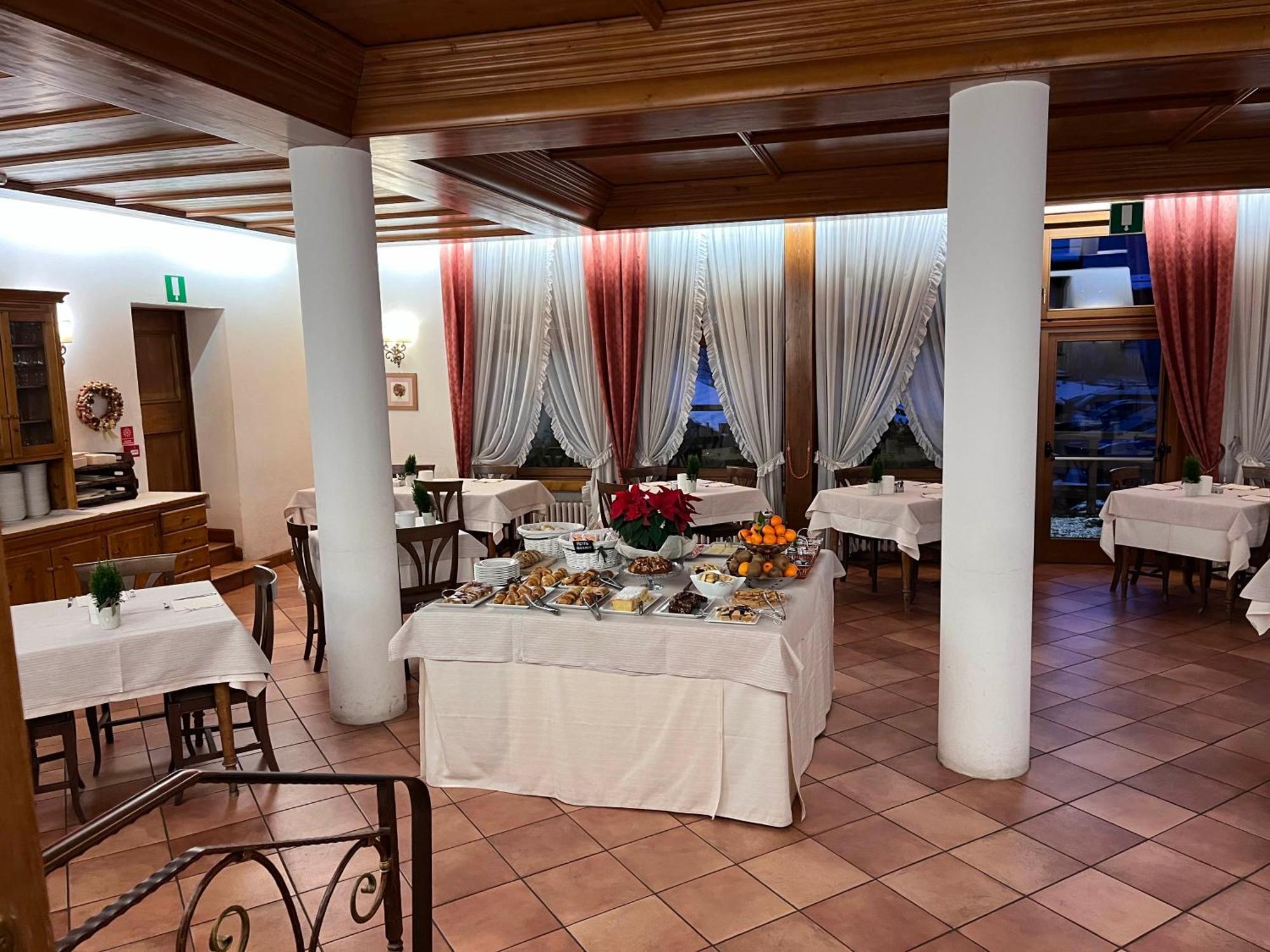 Hotel Albergo Dolomiti Сан-Вито-ди-Кадоре Экстерьер фото