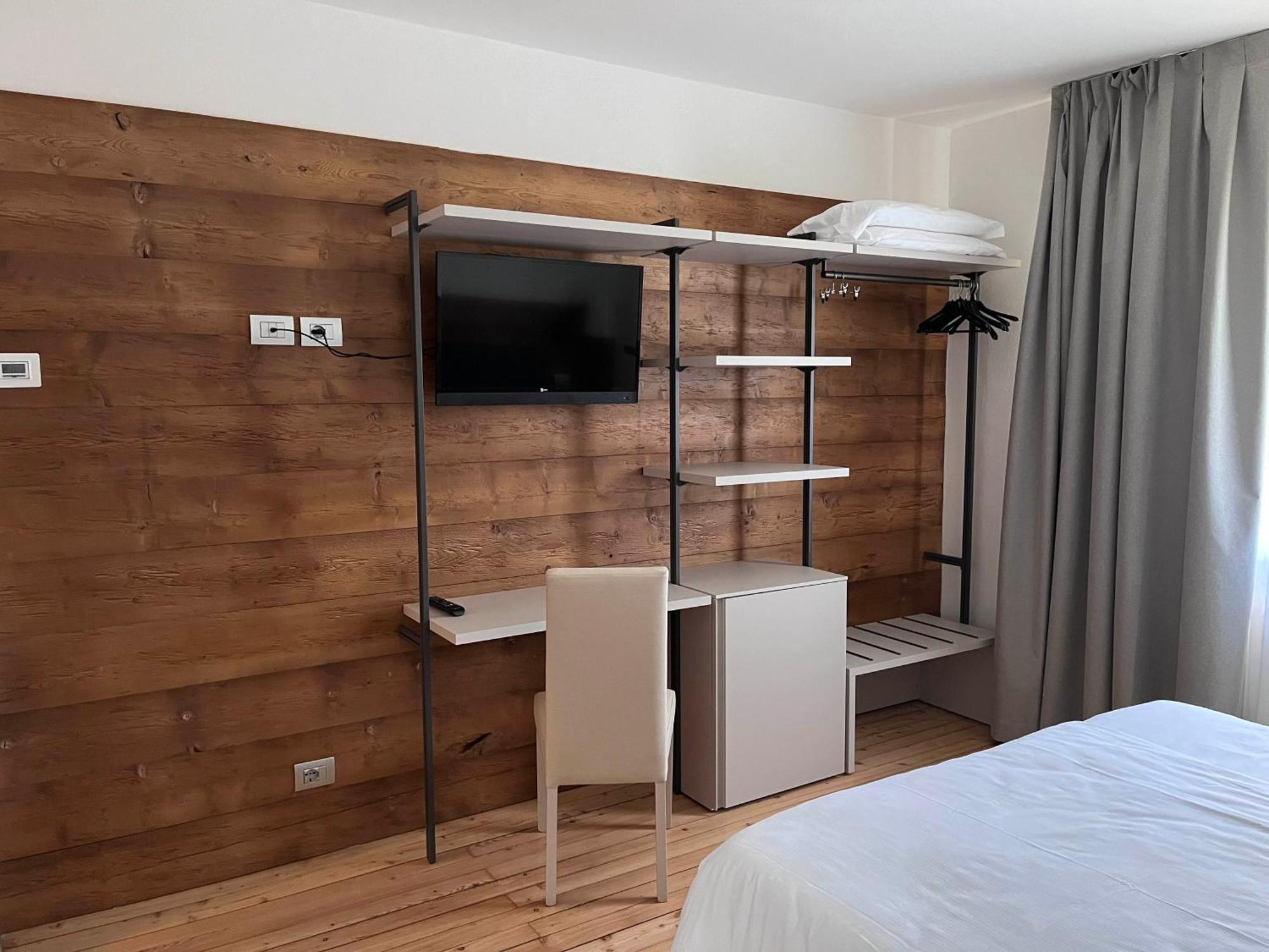 Hotel Albergo Dolomiti Сан-Вито-ди-Кадоре Экстерьер фото