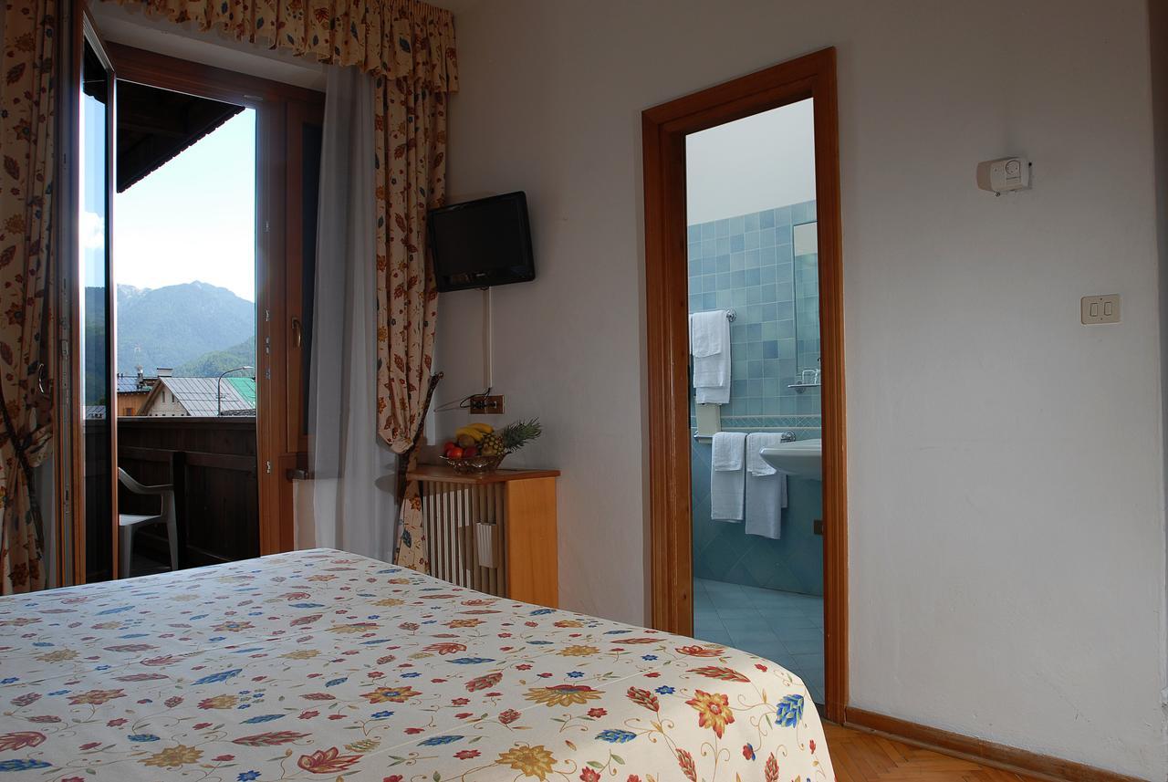 Hotel Albergo Dolomiti Сан-Вито-ди-Кадоре Экстерьер фото